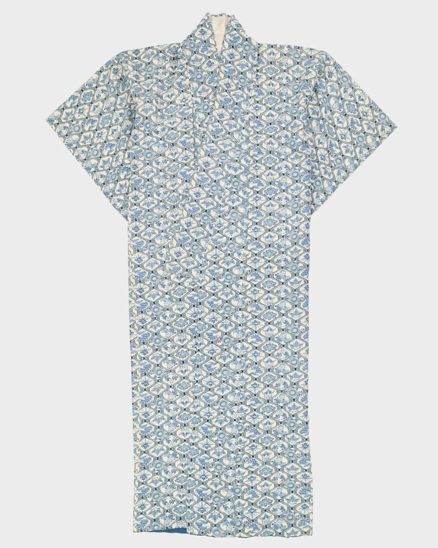 Blue And White Pattern Kimono - M