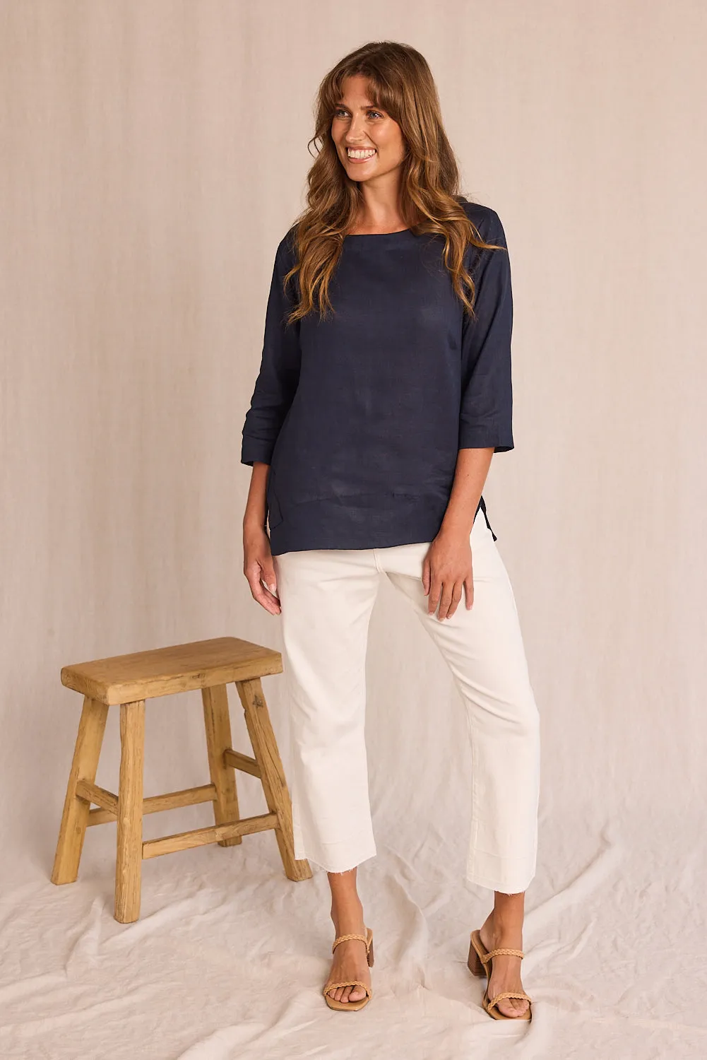 Boatneck Linen Top in Navy