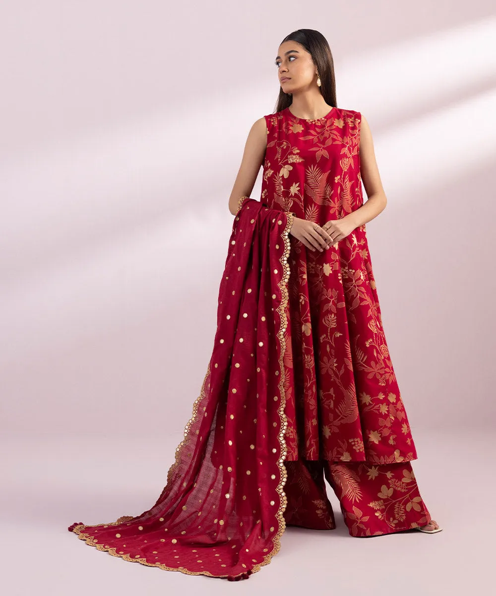 Certainly! To optimize the title for an e-commerce product, its important to include key modifiers that highlight its features, material, and potential use cases. Heres an optimized version of the title:

Elegant Embroidered Voile Dupatta with Intricate Detailing - Lightweight, Breathable, Perfect for Festive and Casual Wear

This title includes adjectives like Elegant and Intricate to attract customers looking for stylish options, and mentions the benefits of the fabric being Lightweight and Breathable. Additionally, specifying potential occasions, such as Festive and Casual Wear, can help guide potential buyers on how they can use the product.