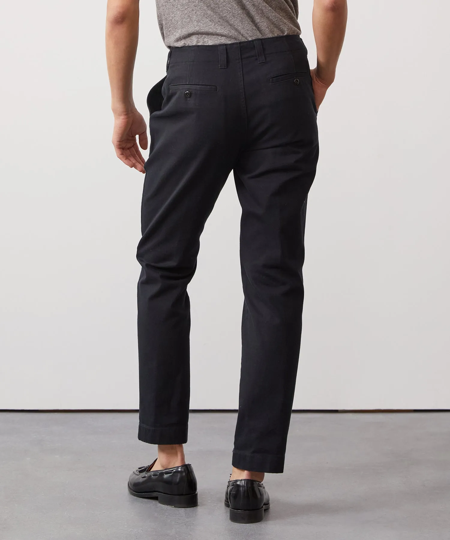 Straight Fit Favorite Chino in Pitch Black